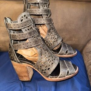 Rare OG Freebird by Steven stone Hawk size 9